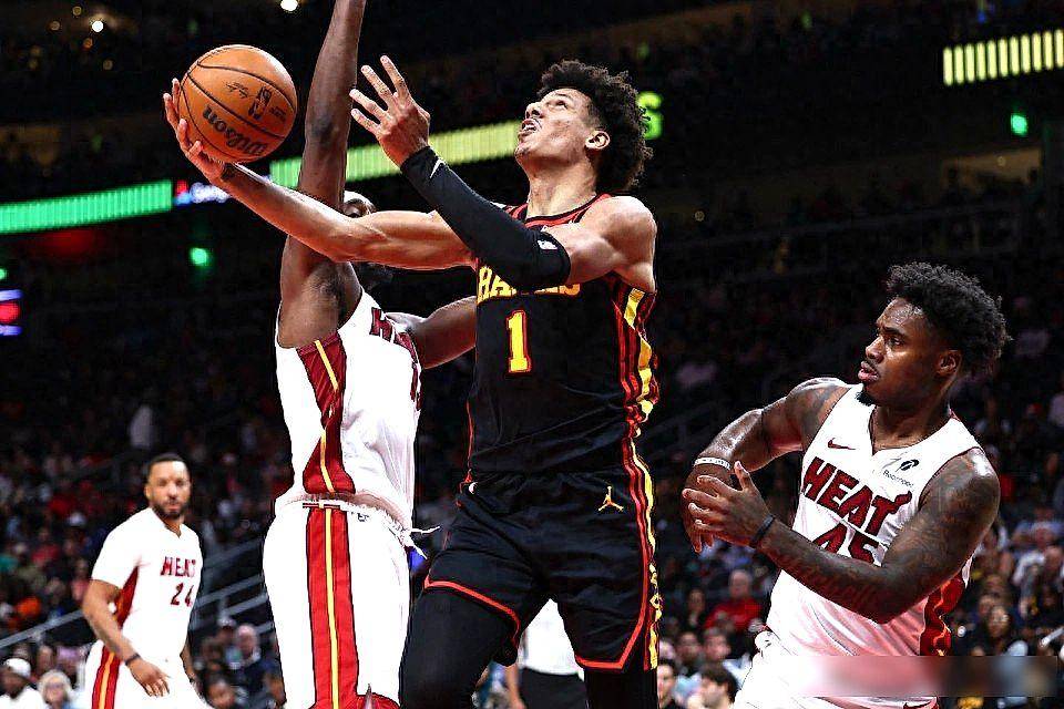 开元体育-迈阿密热火队长鼓劲备战CBA季后赛曼城围绕NBA常规赛篮板制胜，现场解说直呼：山东泰山集结日再遭质疑的简单介绍